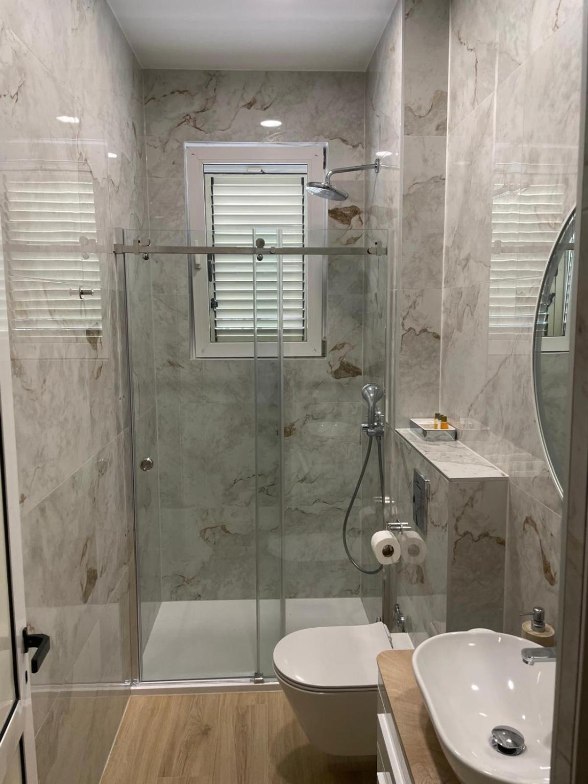 Blue Dolphin Apartment - Private Indoor Pool, Jacuzzi, Garden Сплит Екстериор снимка