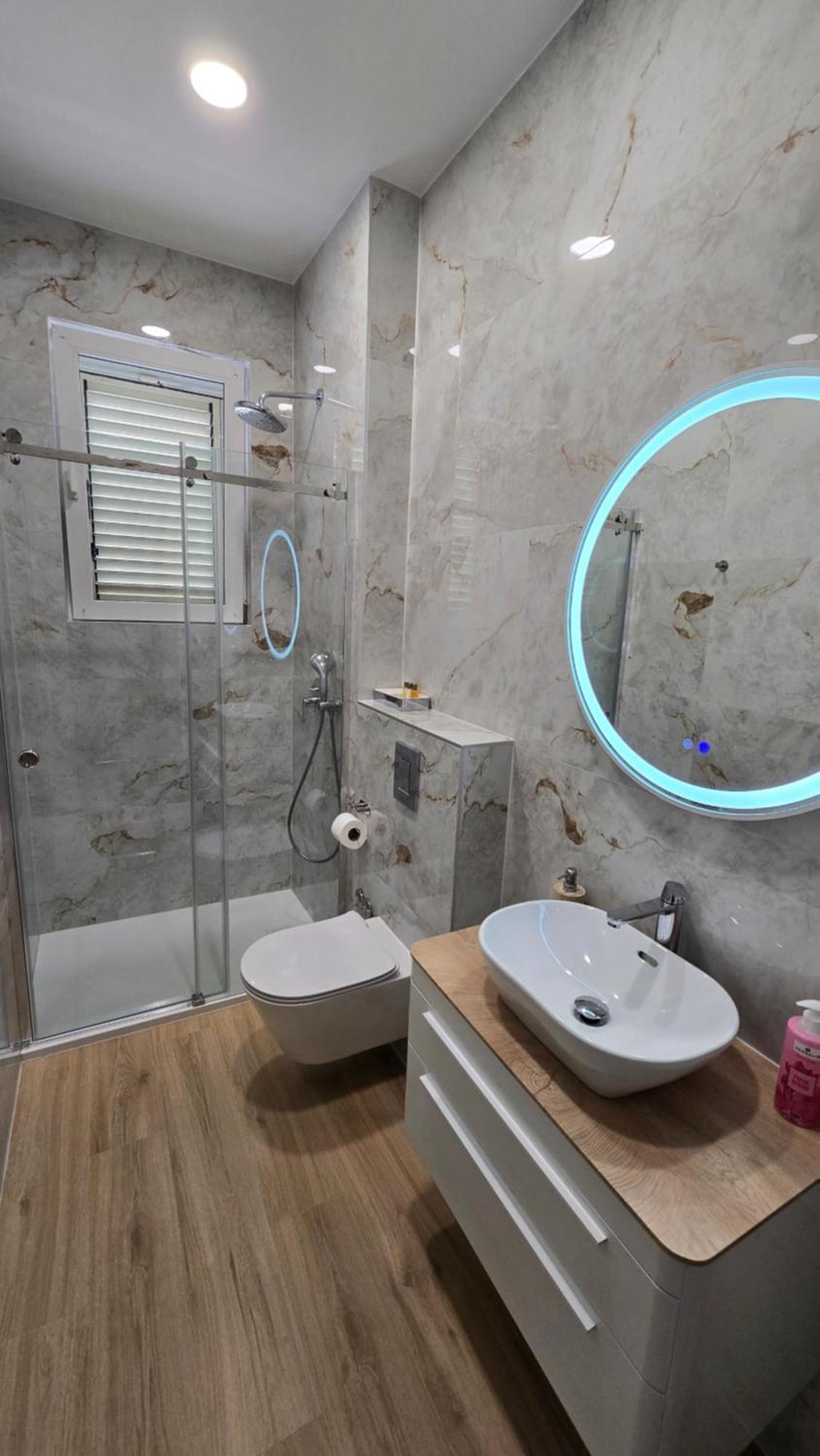 Blue Dolphin Apartment - Private Indoor Pool, Jacuzzi, Garden Сплит Екстериор снимка