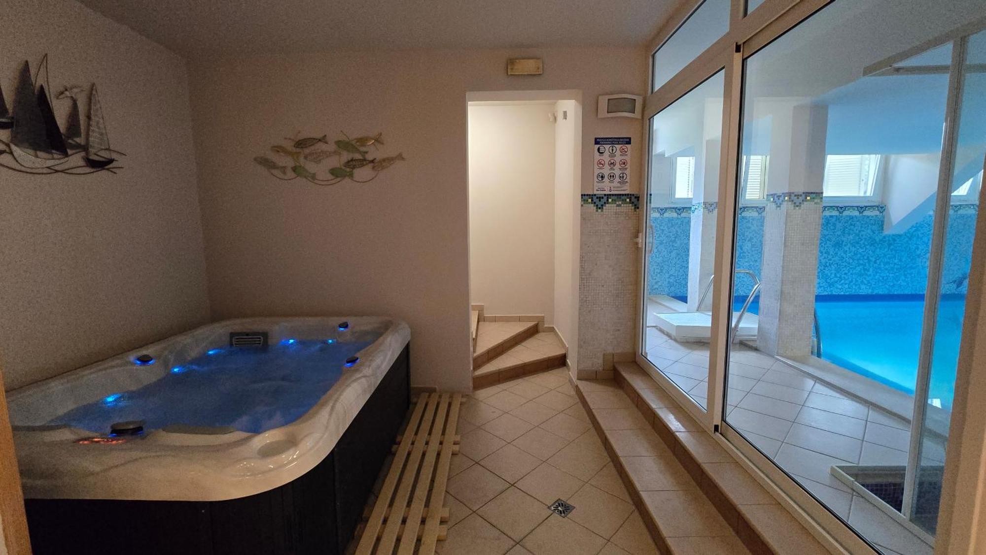 Blue Dolphin Apartment - Private Indoor Pool, Jacuzzi, Garden Сплит Екстериор снимка